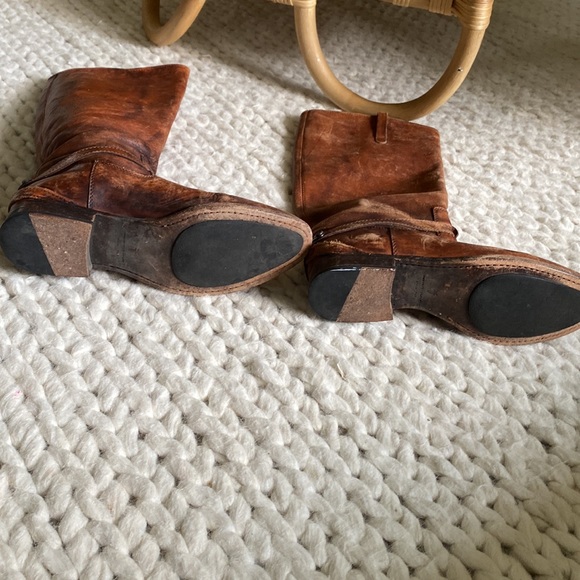 Frye Lindsay Plate Boot - Picture 4 of 7